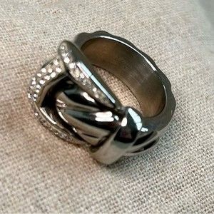 Stainless steel buckle band ring with crystals size 5